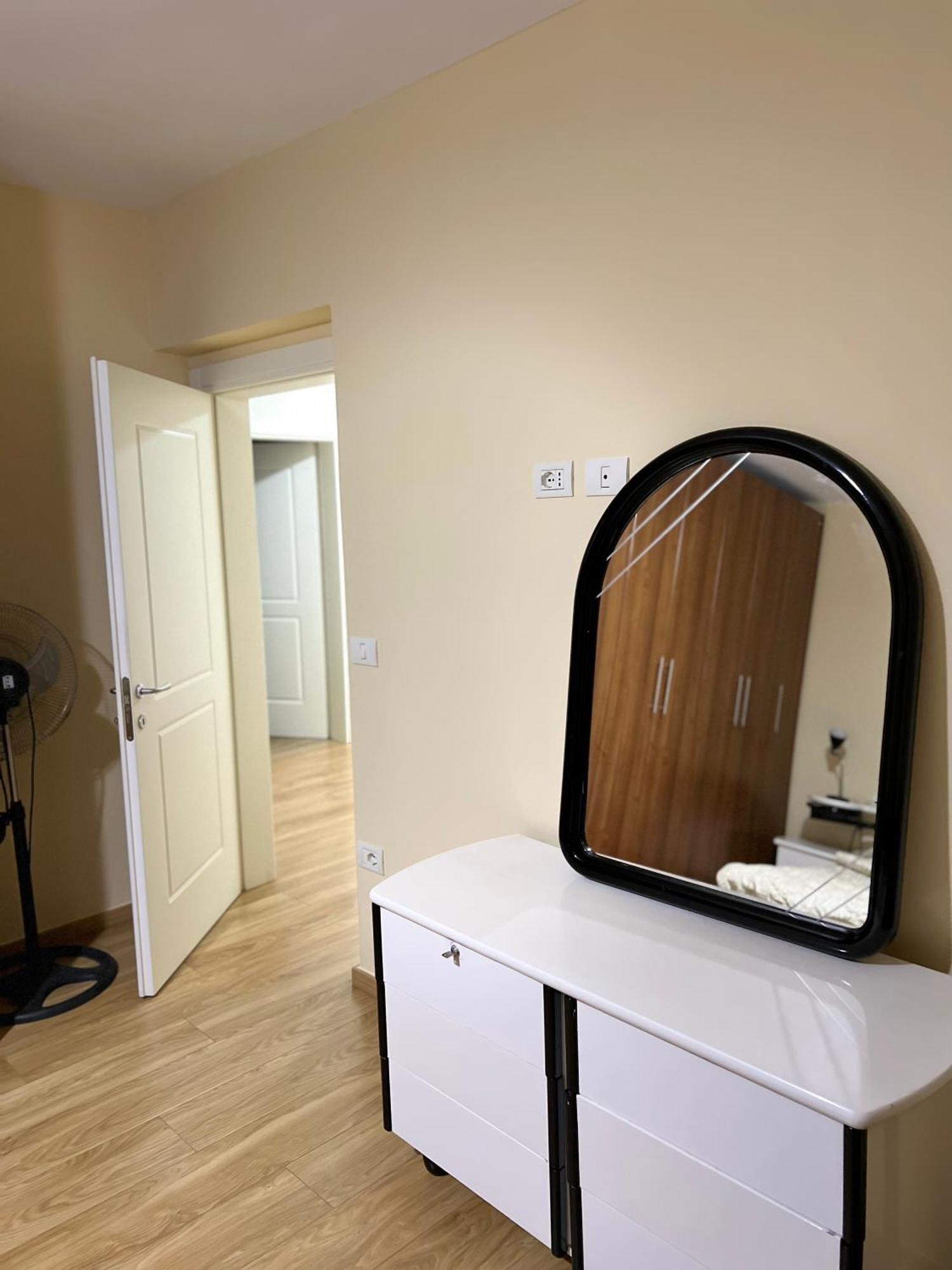Skanderbeg Square Apartment Tirana Buitenkant foto